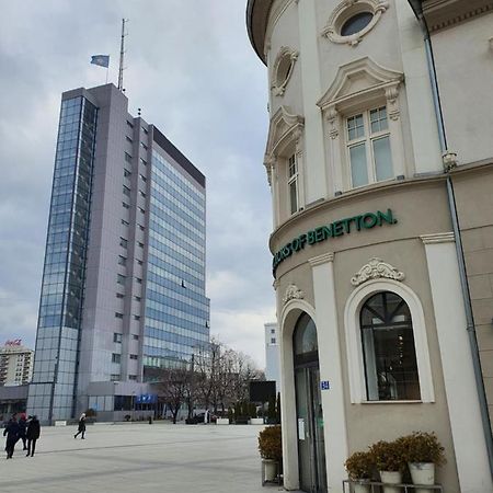 Zogu Apartments - City Center 普里什蒂纳 外观 照片