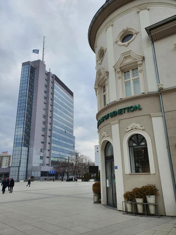 Zogu Apartments - City Center 普里什蒂纳 外观 照片